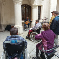 Hluboká bez bariér